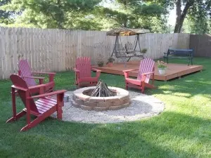 Backyard fire pit with patio furniture